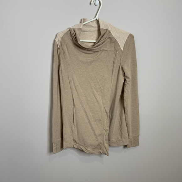 Lululemon Coast Wrap - Picture 2 of 5